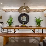 Oberoi New 4 Bedr Villa 5Min Walk From Eat Street&Beach