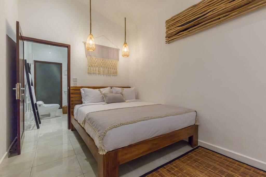 Oberoi New 4 Bedr 5min Walk From Eat Street&beach Villa Seminyak (Bali)
