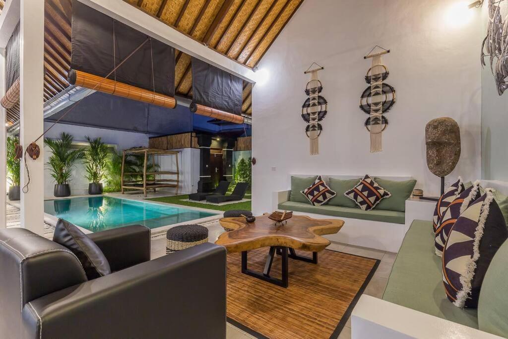 Oberoi New 4 Bedr 5min Walk From Eat Street&beach *