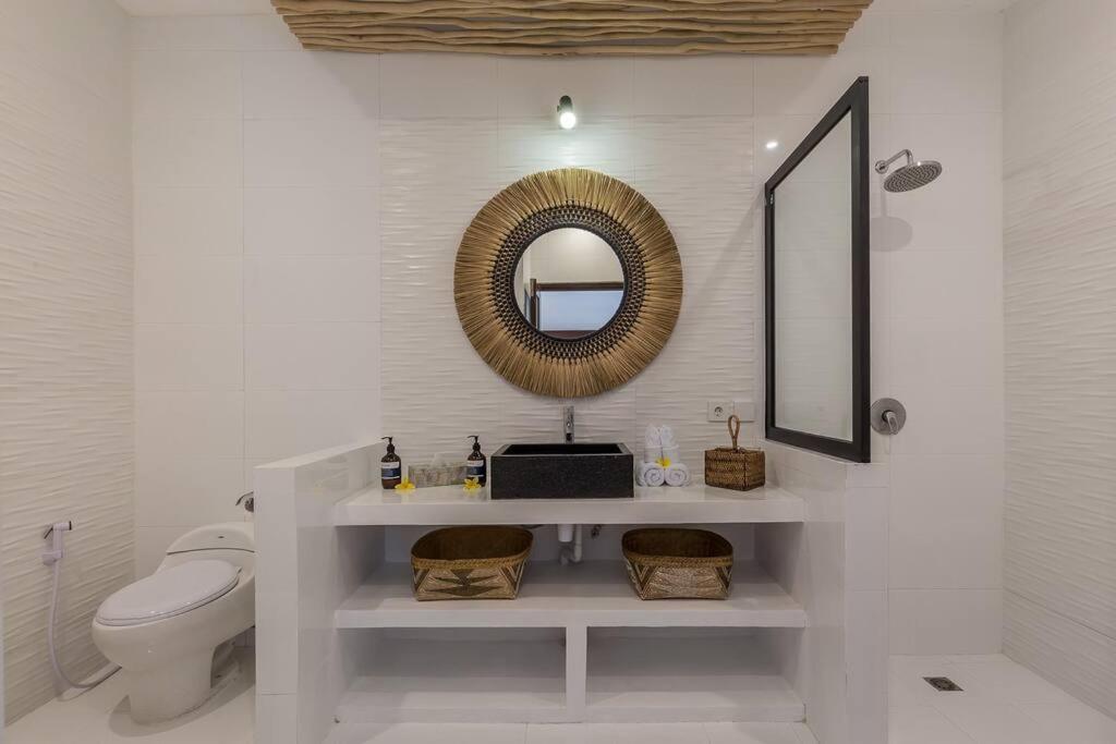 Oberoi New 4 Bedr 5min Walk From Eat Street&beach Villa *
