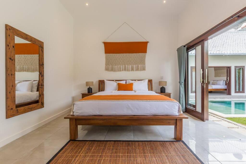 Oberoi New 4 Bedr 5min Walk From Eat Street&beach Villa *