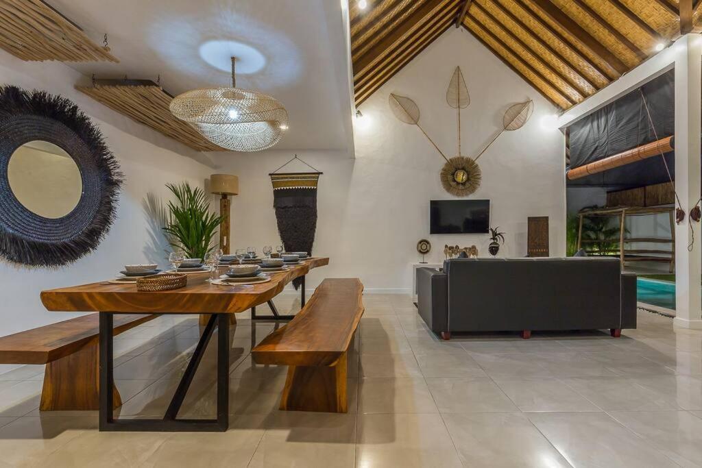 Oberoi New 4 Bedr 5min Walk From Eat Street&beach