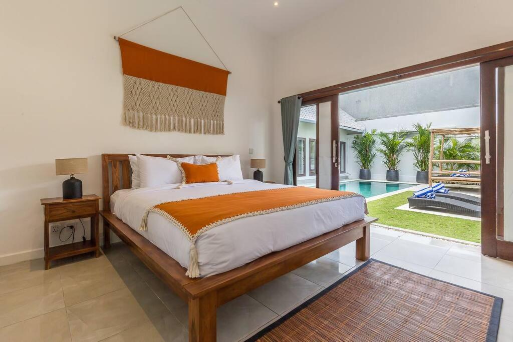 Oberoi New 4 Bedr 5min Walk From Eat Street&beach * Seminyak (Bali)